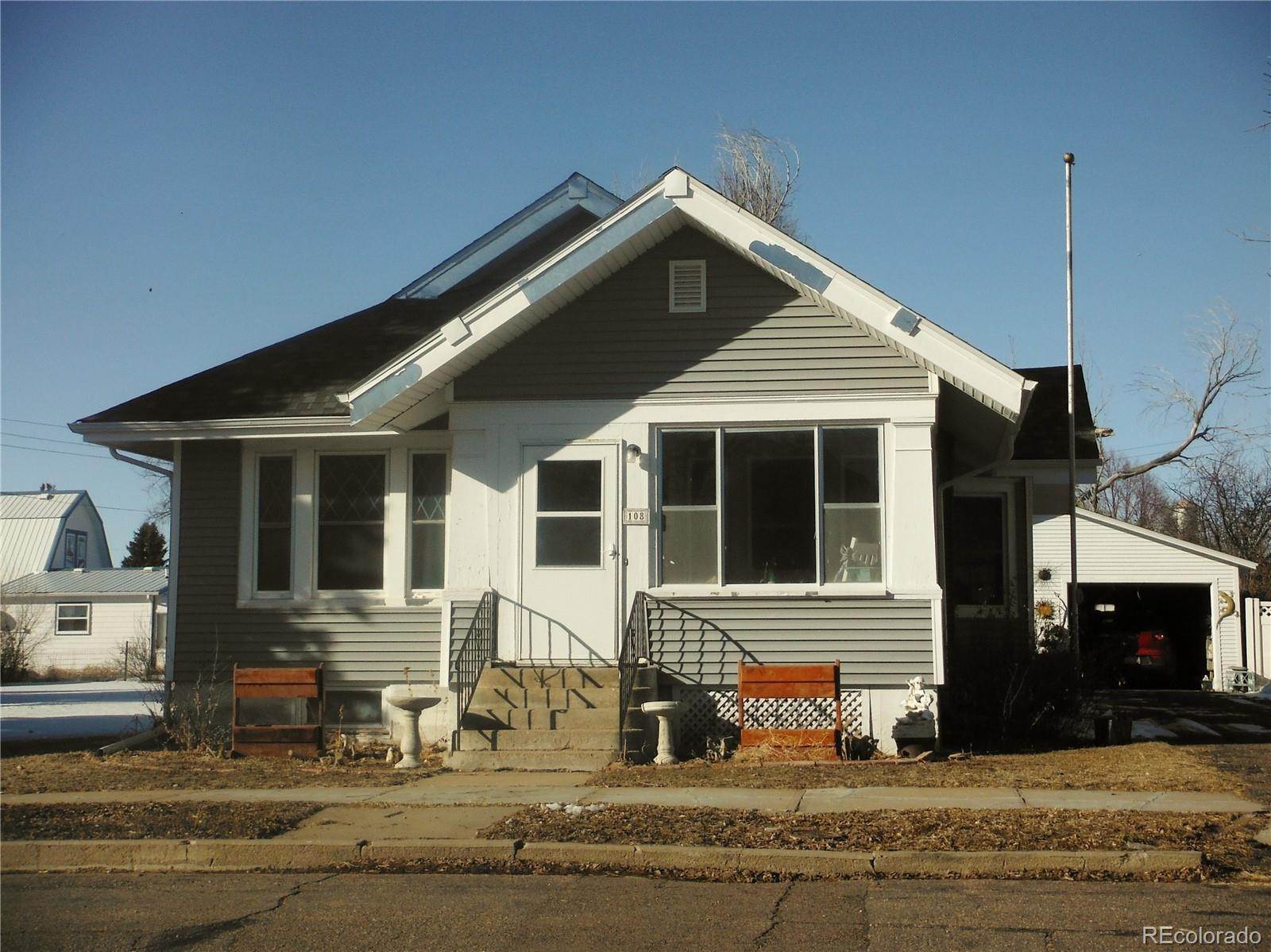 Single Family Homes 为 销售 在 108 4th Street Flagler, 科罗拉多州 80815 美国