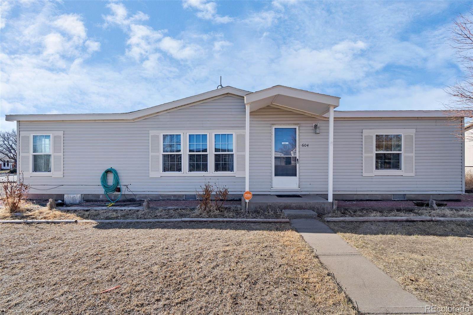 Single Family Homes 为 销售 在 604 Polk Street La Junta, 科罗拉多州 81050 美国