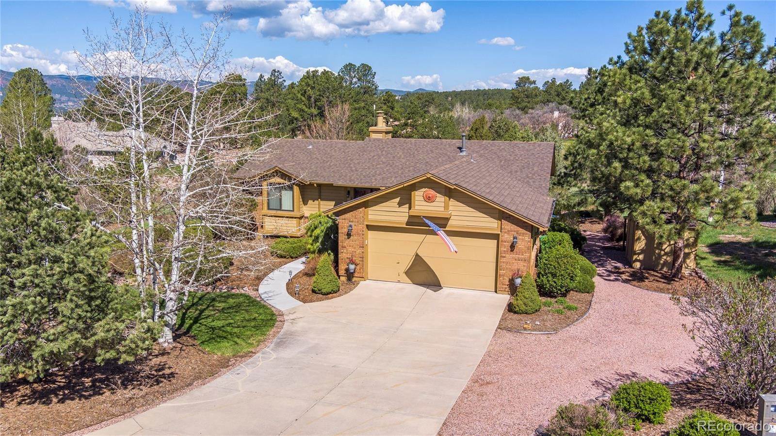 3. Single Family Homes for Sale at 220 Winding Meadow Way Monument, Colorado 80132 United States