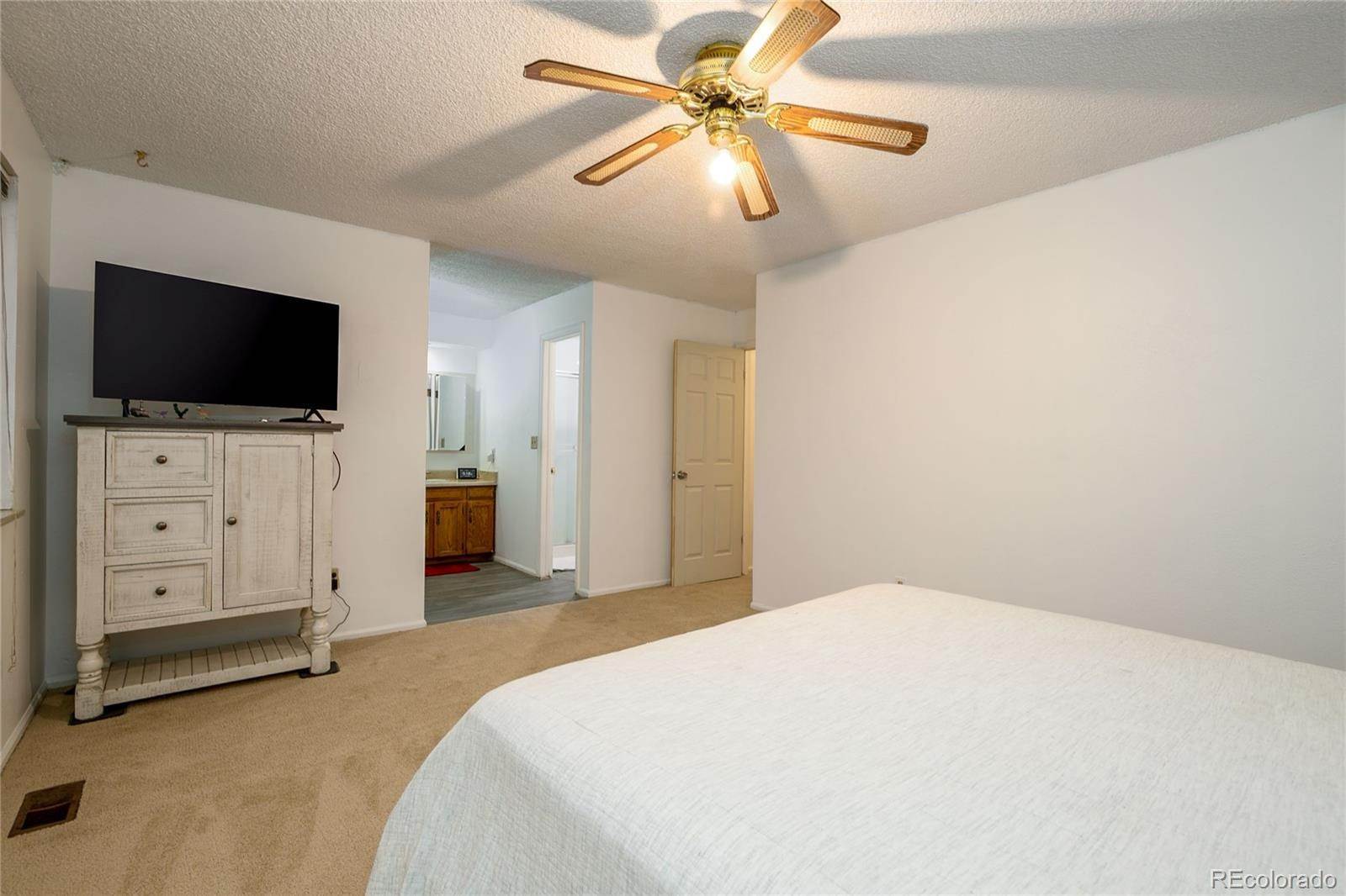 20. Single Family Homes for Sale at 4153 E 126th Avenue Thornton, Colorado 80241 United States