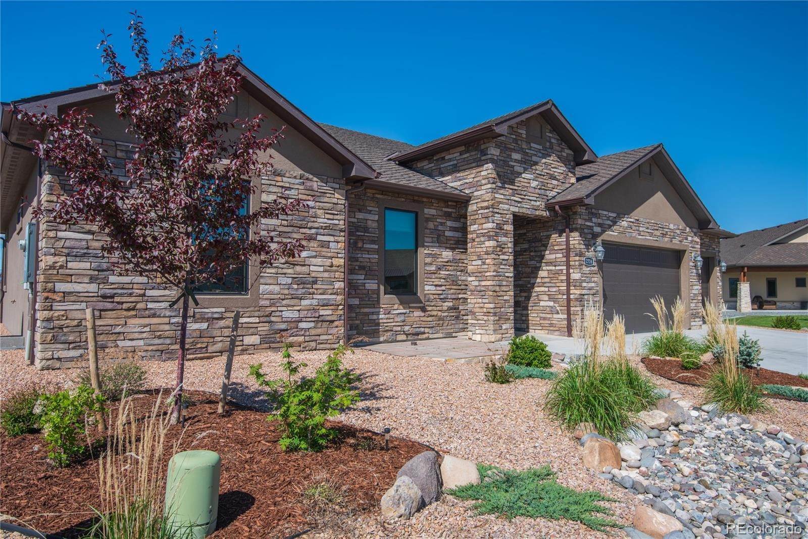 Single Family Homes pour l Vente à 2742 Sleeping Bear Road Montrose, Colorado 81401 États-Unis
