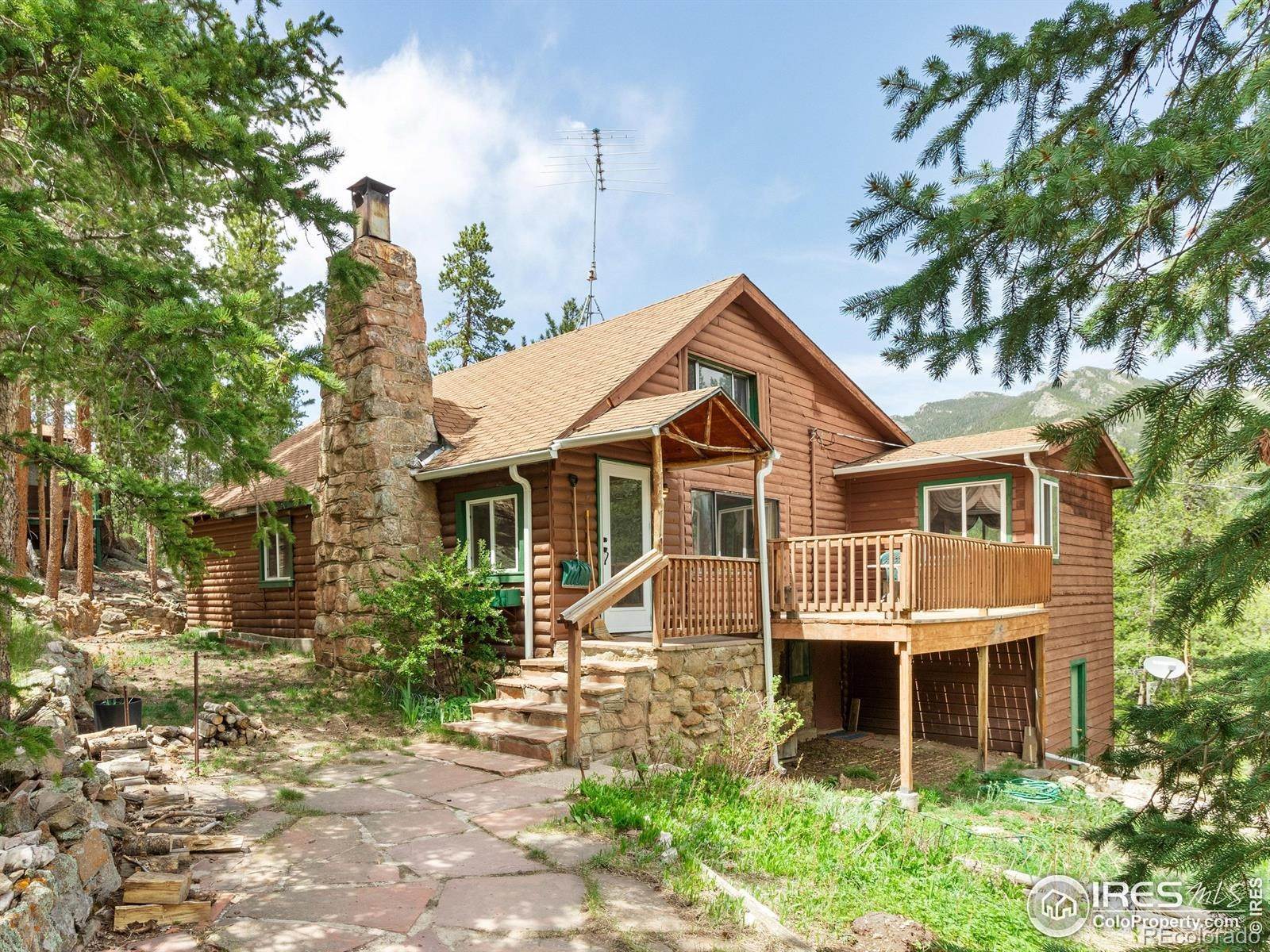 Single Family Homes 为 销售 在 763 Cabin Creek Road Allenspark, 科罗拉多州 80510 美国