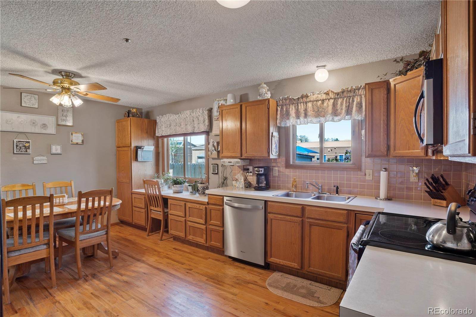 13. Single Family Homes for Sale at 2524 Sunstone Drive Fort Collins, Colorado 80525 United States