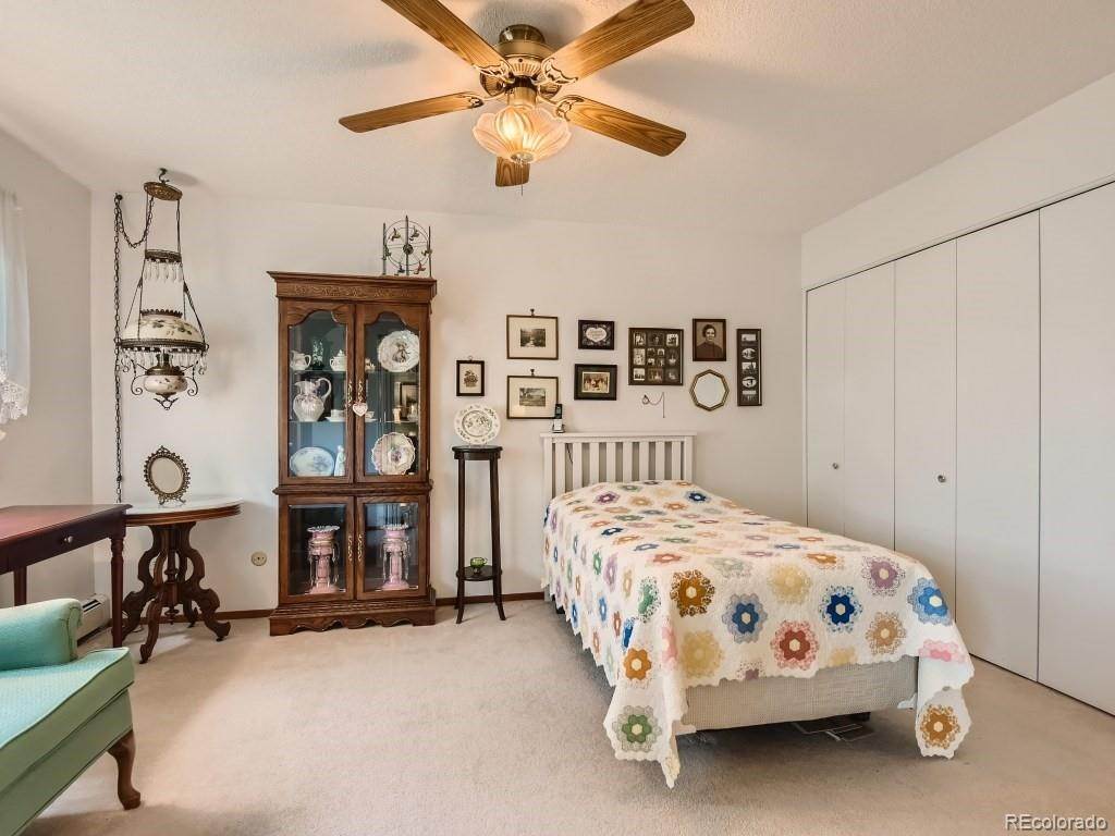 19. Single Family Homes for Sale at 705 S Alton Way #7c Denver, Colorado 80247 United States