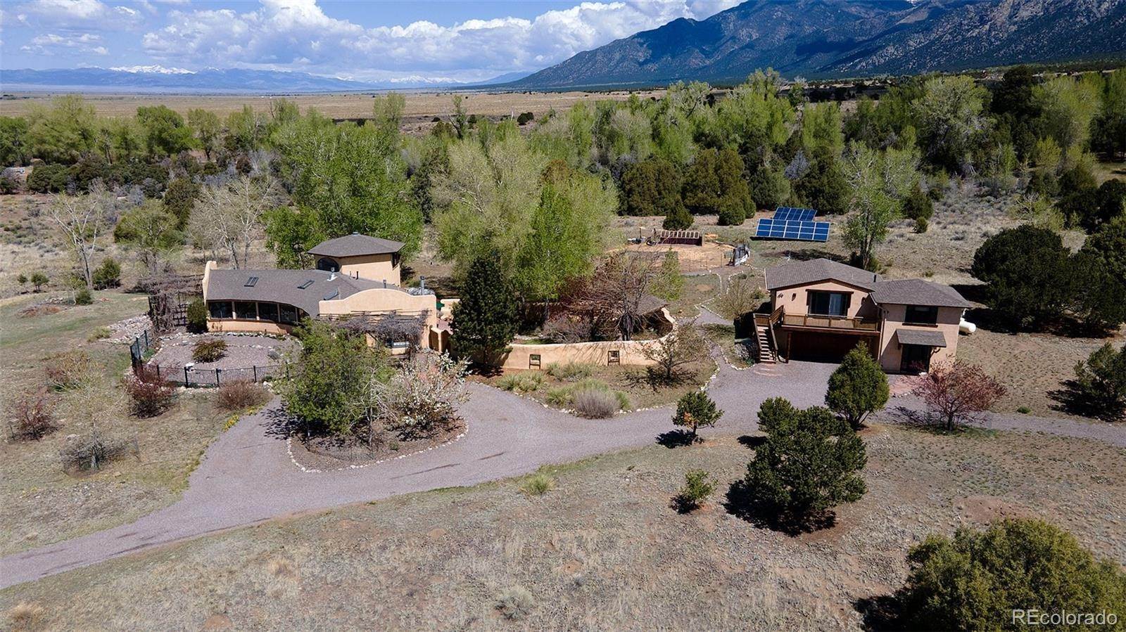 Single Family Homes por un Venta en 1500 Wagon Wheel Road Crestone, Colorado 81131 Estados Unidos