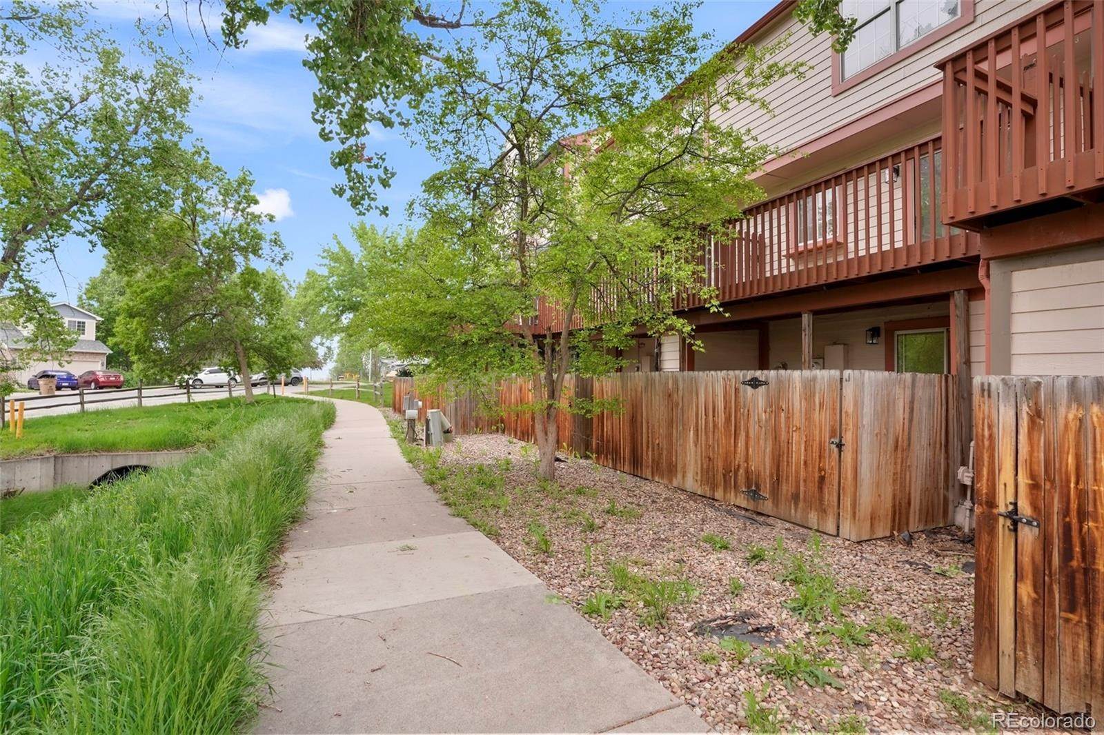 20. Single Family Homes for Sale at 2901 W 81st Avenue #J Westminster, Colorado 80031 United States