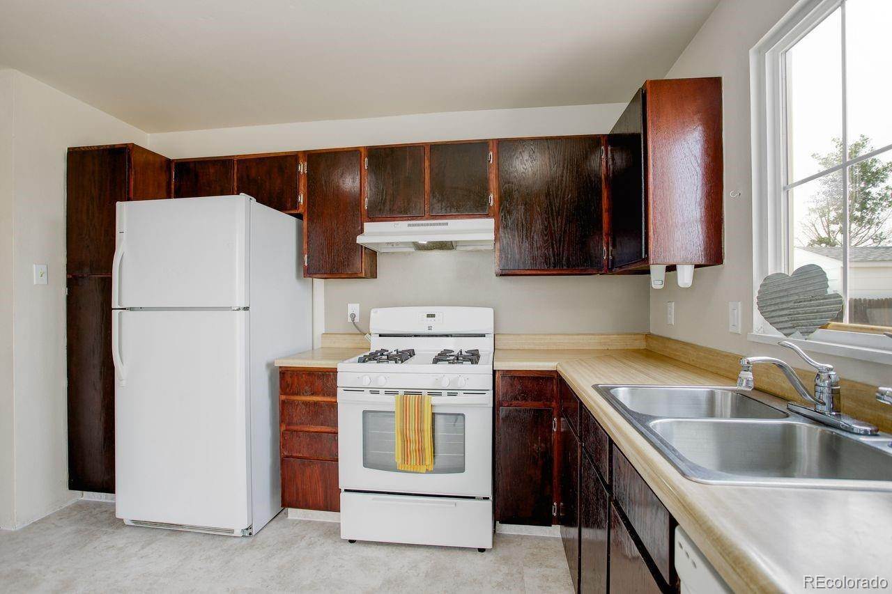 3. Single Family Homes for Sale at 20359 E Coolidge Drive Aurora, Colorado 80011 United States