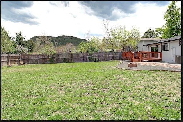 16. Single Family Homes for Sale at 5942 Anvil Court Golden, Colorado 80403 United States
