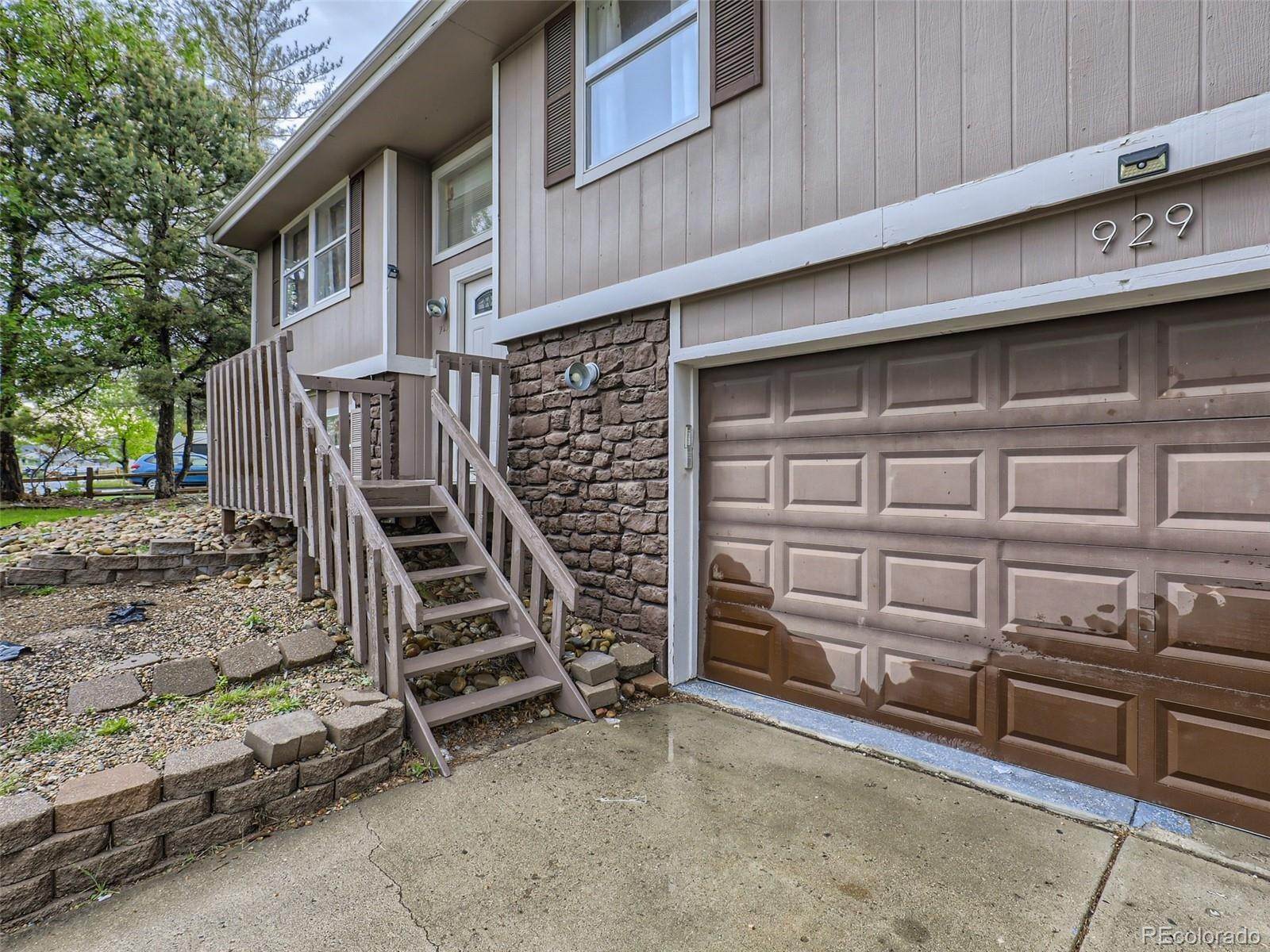 3. Single Family Homes for Sale at 929 S Salida Street Aurora, Colorado 80017 United States