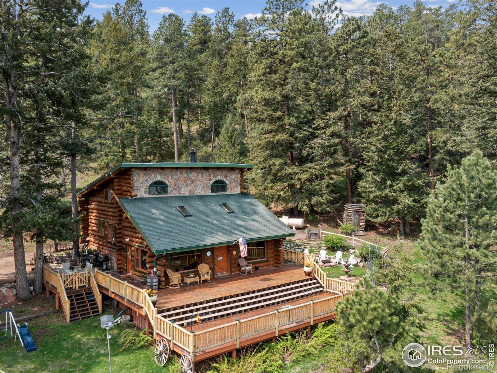 Single Family Homes pour l Vente à 227 Snow Top Drive Drake, Colorado 80515 États-Unis
