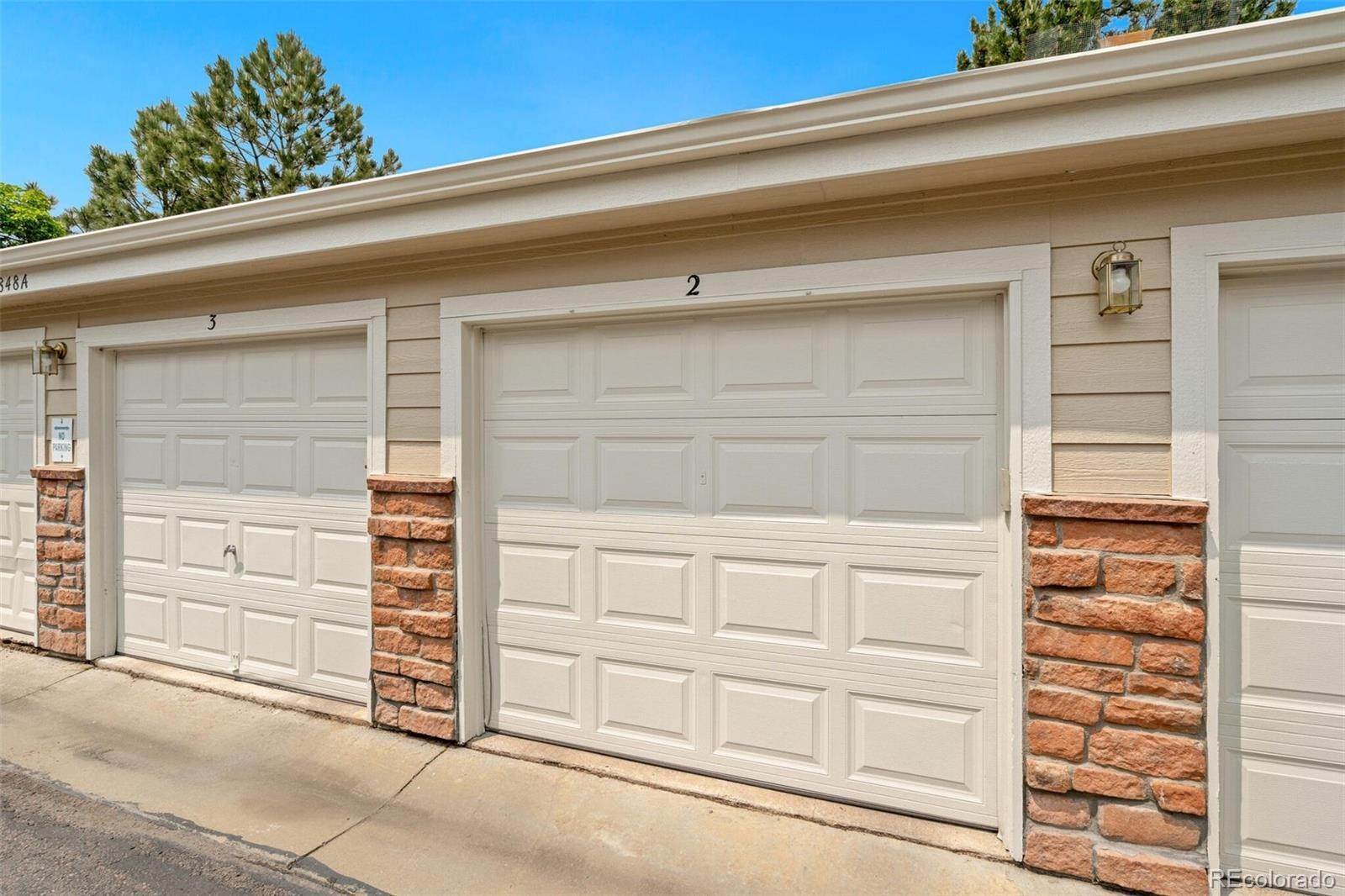 20. Single Family Homes for Sale at 16848 E Gunnison Drive #9a Aurora, Colorado 80017 United States
