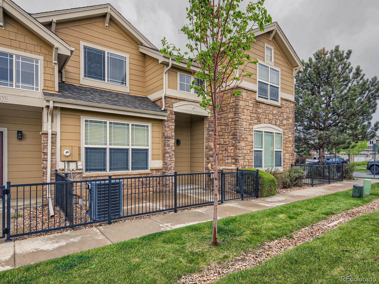 2. Single Family Homes for Sale at 1753 S Buchanan Circle Aurora, Colorado 80018 United States