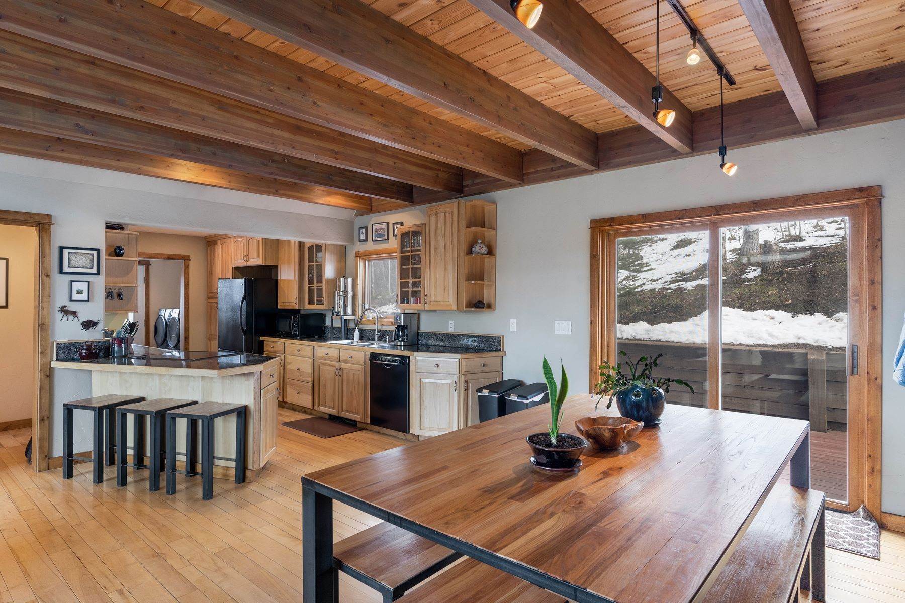 11. Single Family Homes for Sale at Stunning In Stagecoach 22660 Snowbird Trail Oak Creek, Colorado 80467 United States