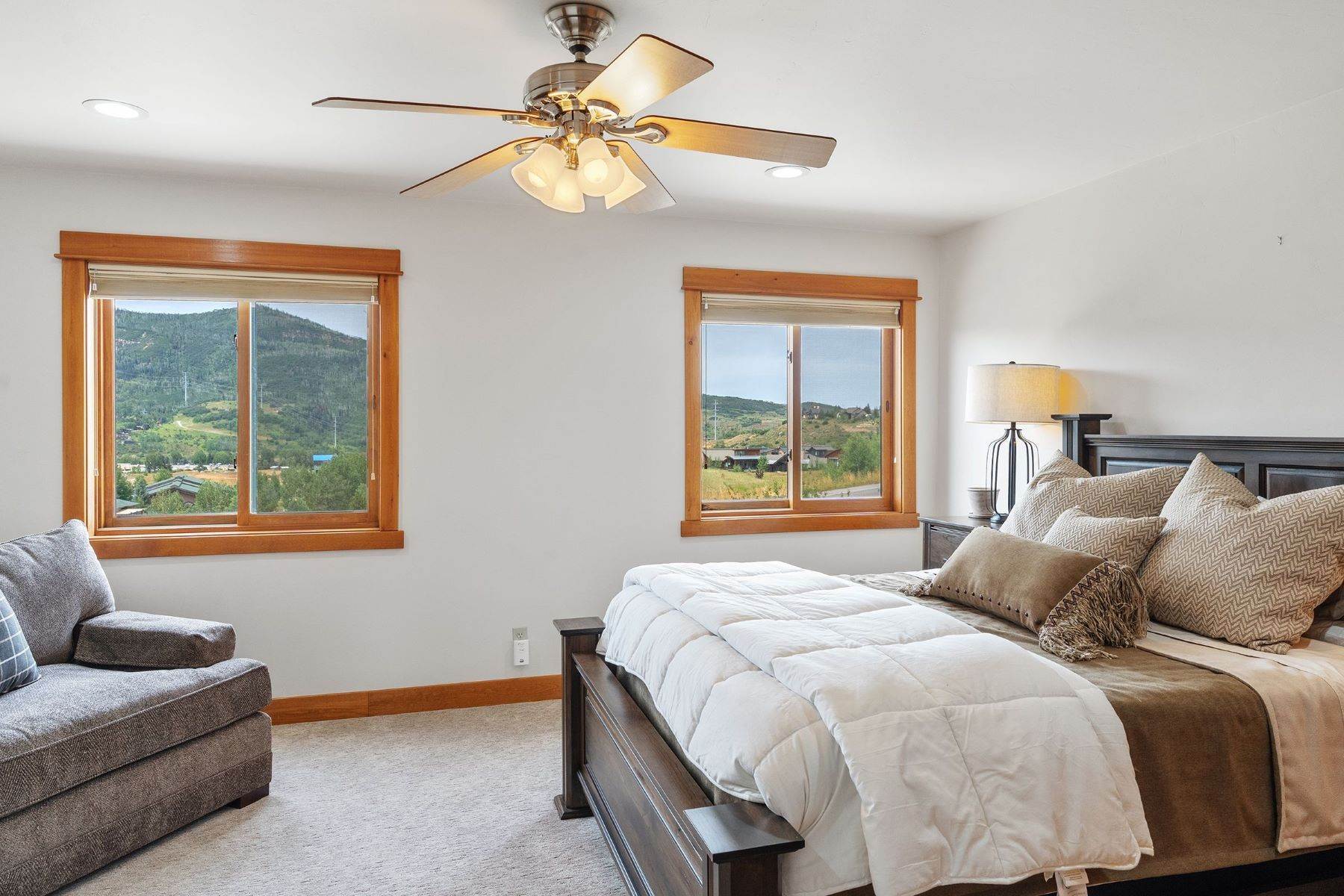 17. Townhouse for Sale at Beautiful 4 bedroom, 4 bathroom duplex in a prime location! 1337 Mark Twain Lane, Unit# 2 Steamboat Springs, Colorado 80487 United States